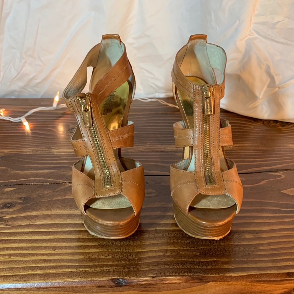 Michael Kora Tan Leather Heels